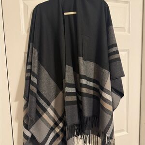 Elegant Black and Gray Plaid shawl